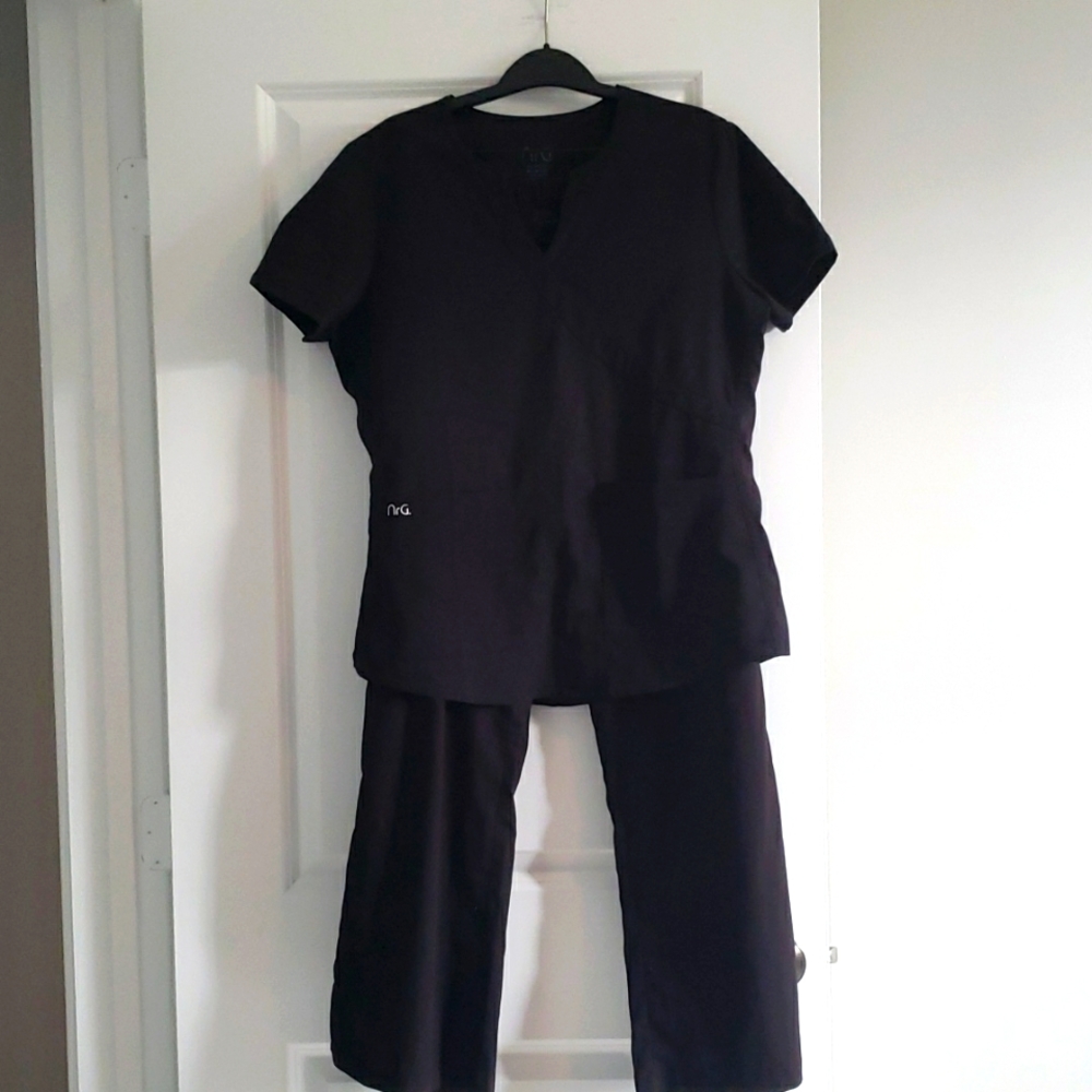 Scrub set